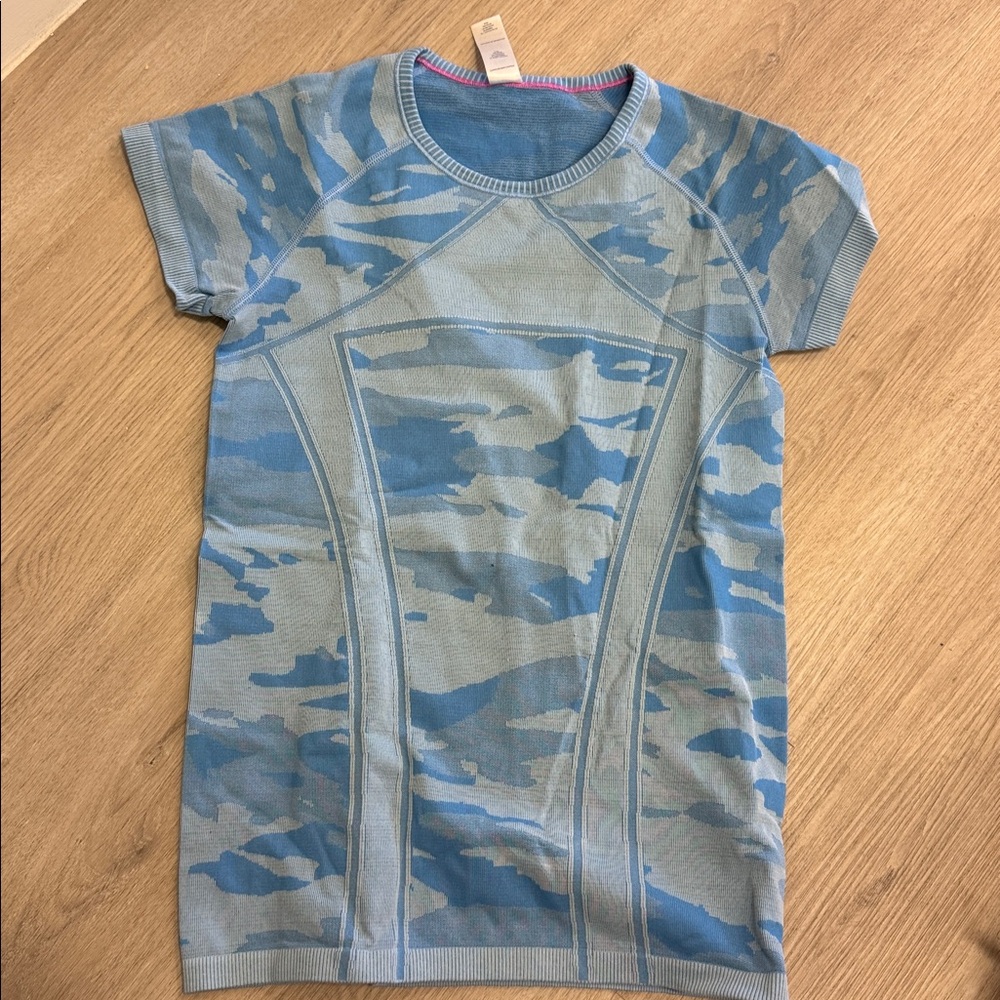 Ivivva Blue Camouflage Knit Short Sleeve Top